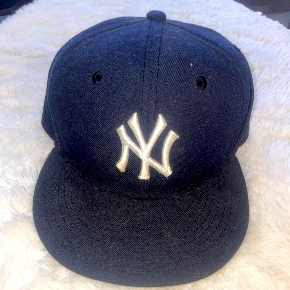 ✨🤍🧢 New Era New York Yankees Hat - Size 7 5/8 🤍✨